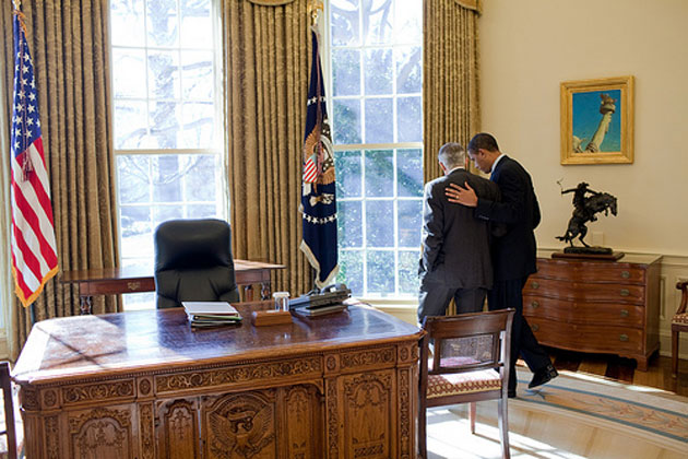 President Barack Obama talks alone with Senate Majority Leader Harry Reid in the Oval Office. (White House photo.)